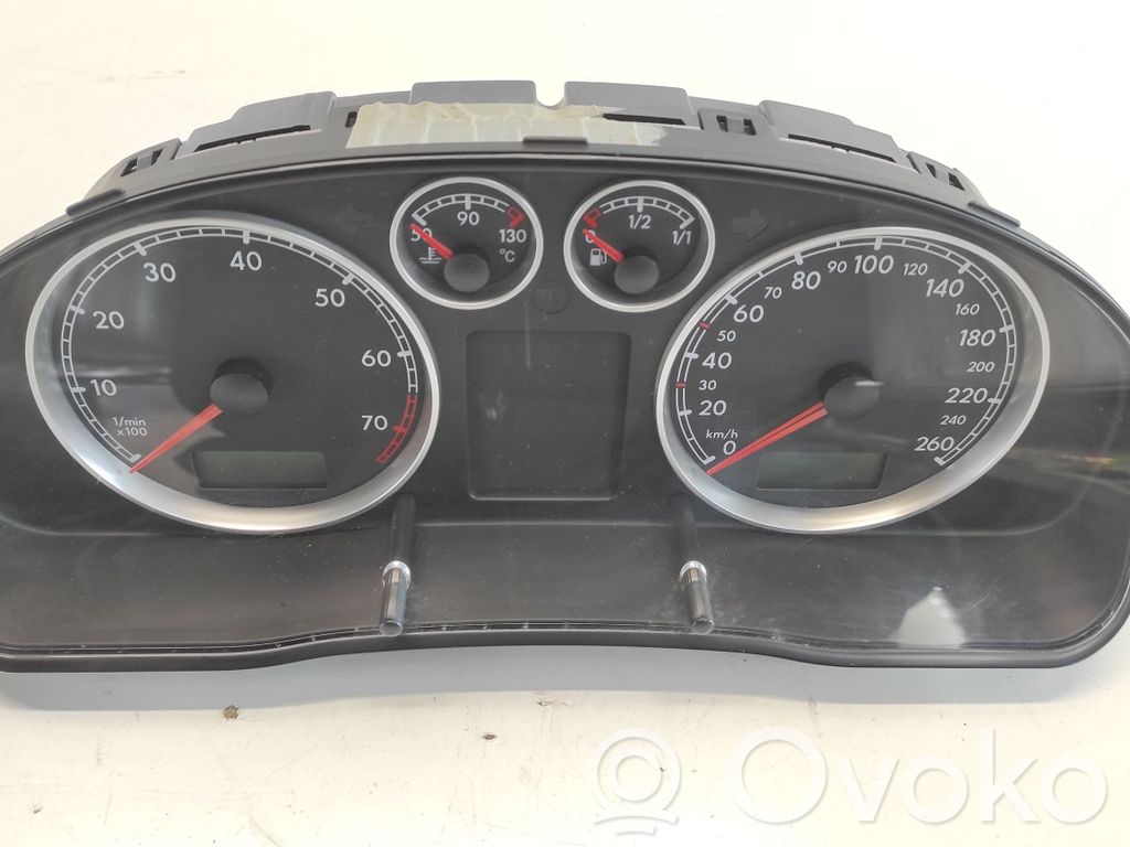 Volkswagen PASSAT B5.5 Speedometer (instrument cluster) 