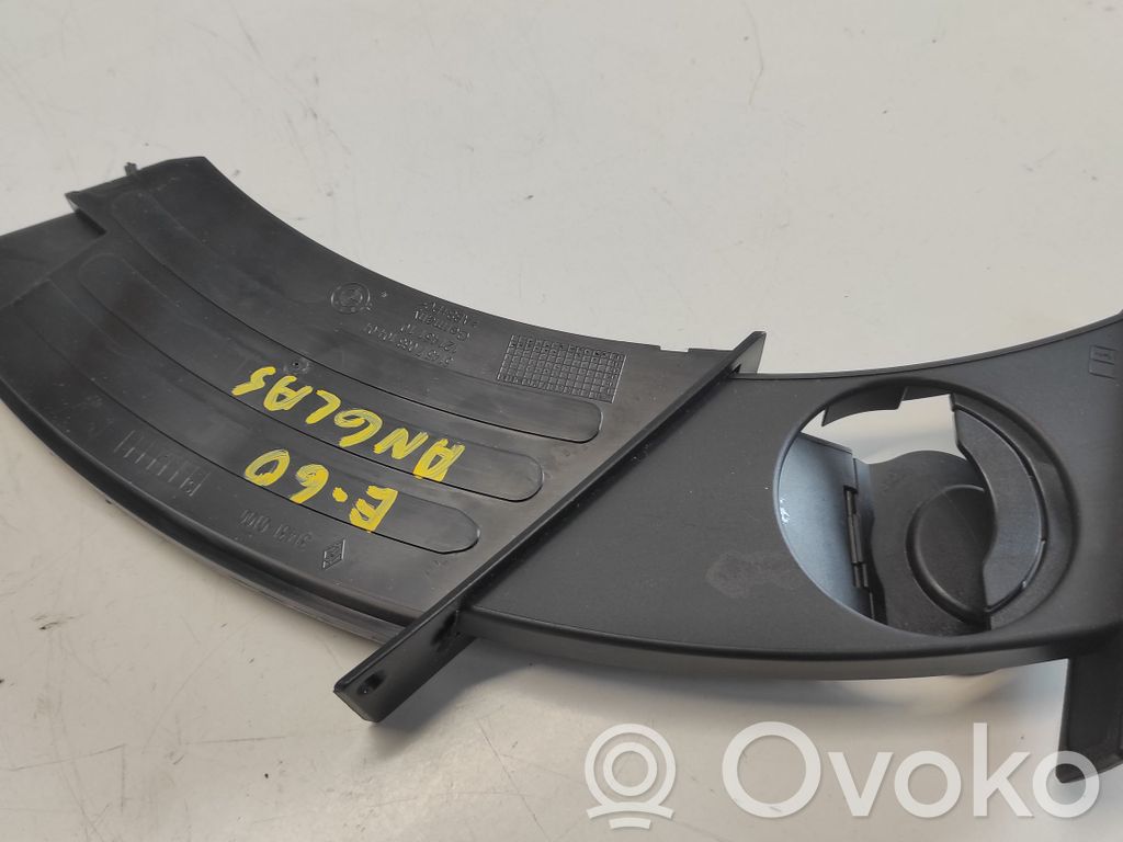 BMW 5 E60 E61 Puodelio laikiklis 