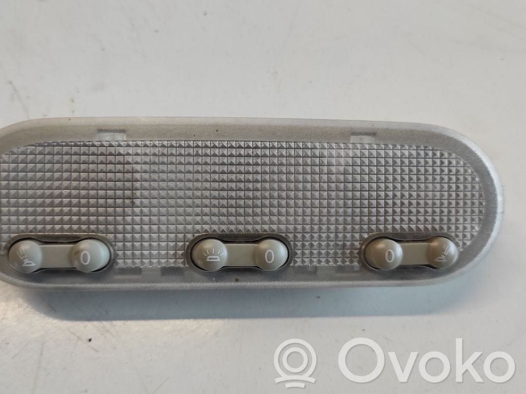 Renault Scenic II -  Grand scenic II Priekinių vietų apšvietimo žibintas 