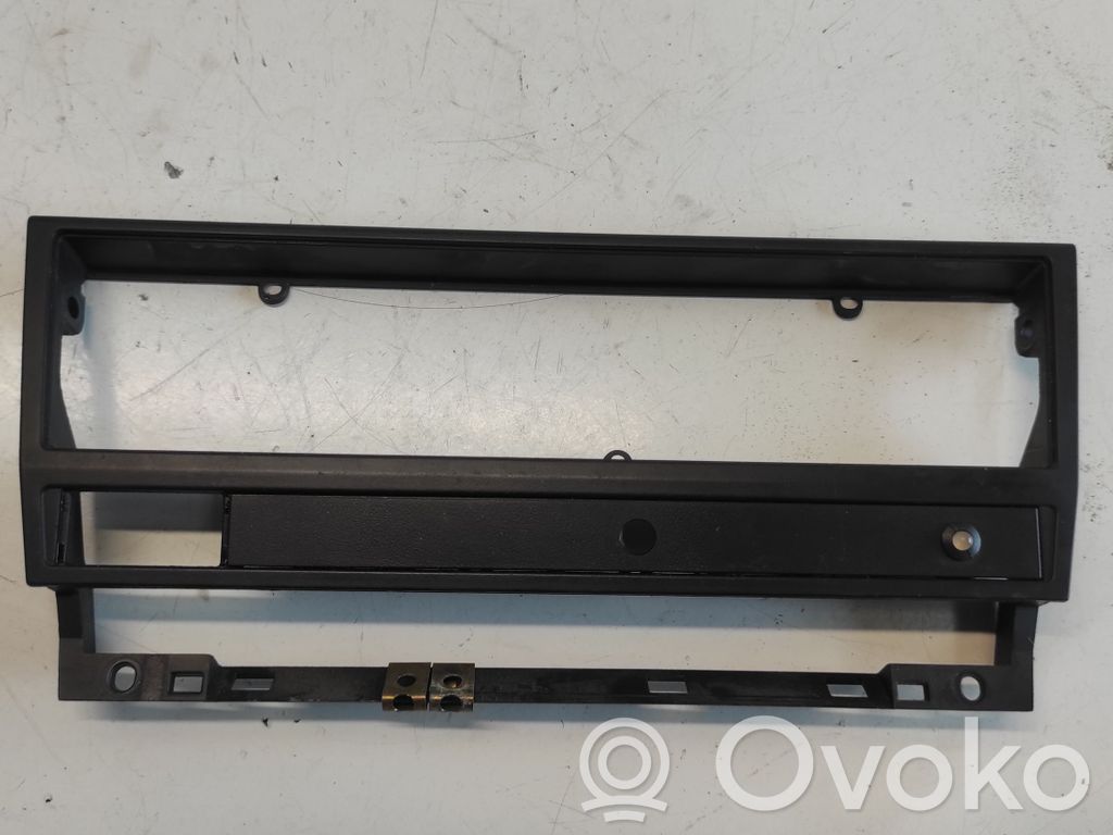 BMW 5 E39 Radio/GPS head unit trim 
