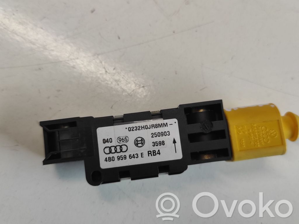Audi A6 Allroad C5 Czujnik uderzenia Airbag 