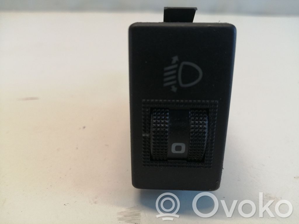 Przycisk / Pokrętło regulacji świateł   8D0941301,4996