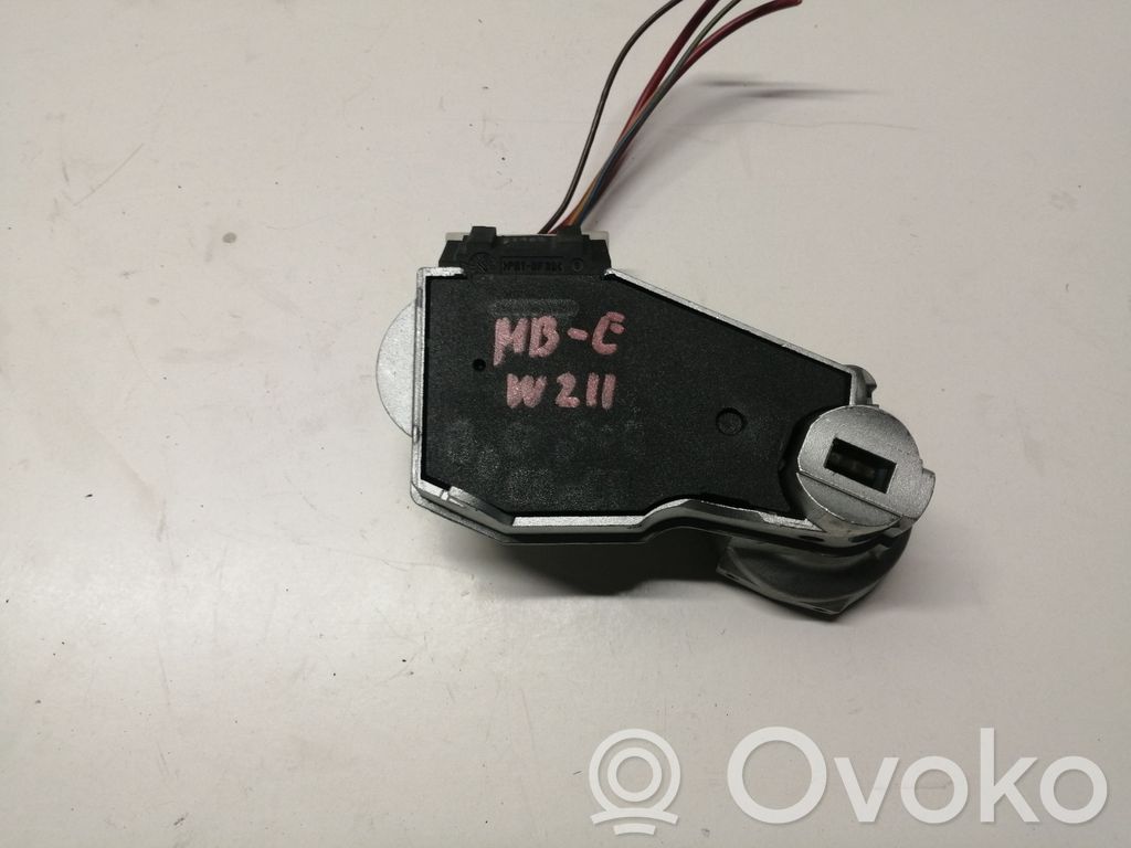 Mercedes-Benz E W211 Steering wheel lock 