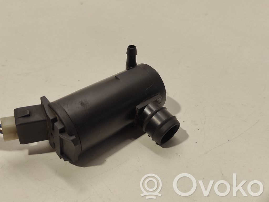 Mitsubishi Space Star Windscreen/windshield washer pump 