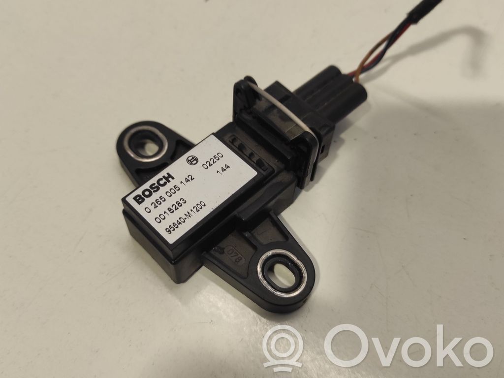 KIA Sorento Airbag deployment crash/impact sensor 