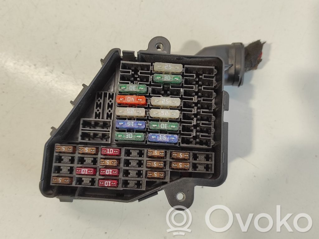Audi A6 S6 C6 4F Module de fusibles 