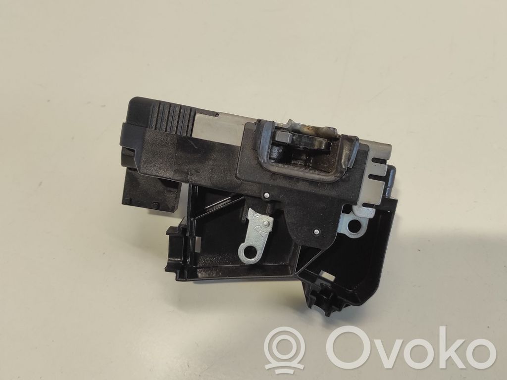 Opel Vivaro Priekšpusē slēdzene 