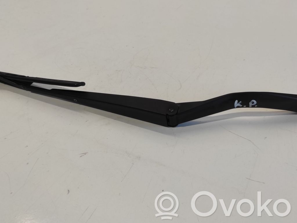 Subaru Outback Front wiper blade arm 