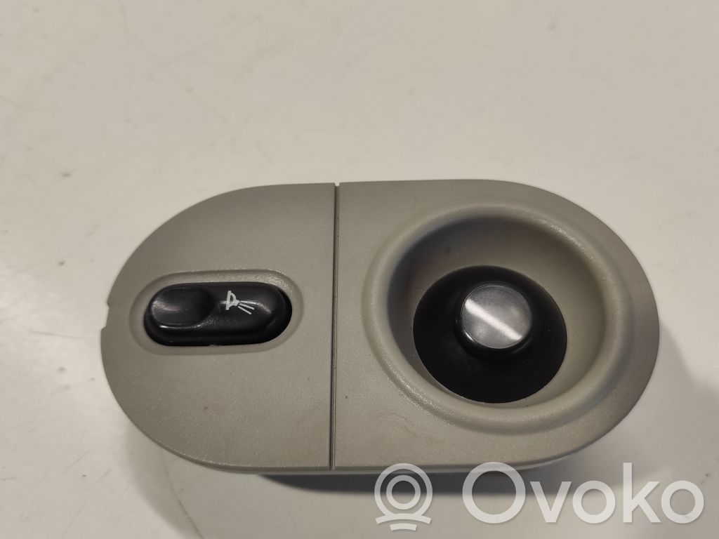 Renault Laguna I Interjero apšvietimo jungtukas 