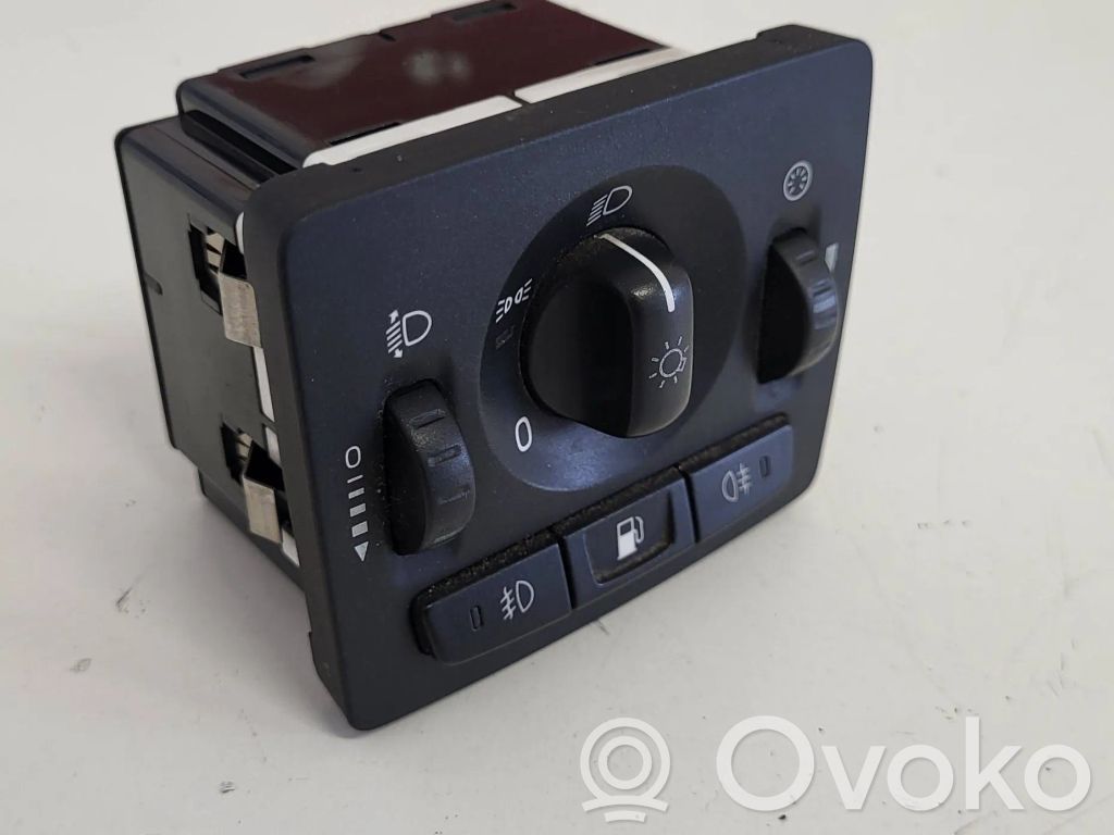 Light switch   30669736,19206,04W45T,30739300