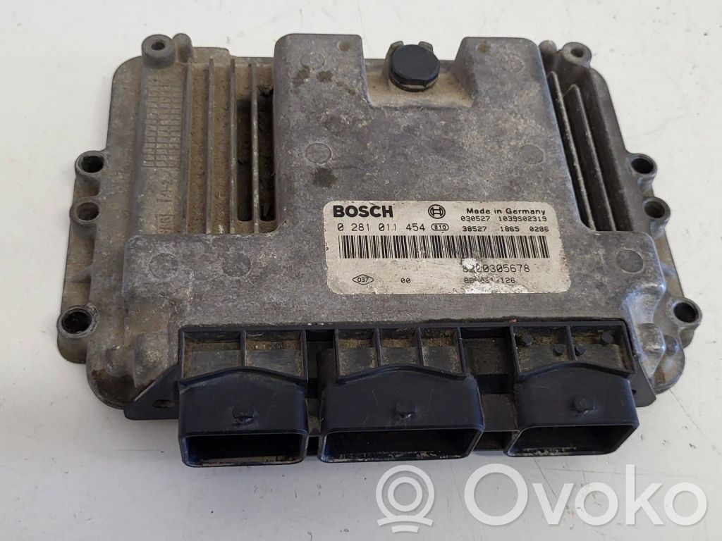Engine control unit/module   8200305678,1039S02319,0281011454