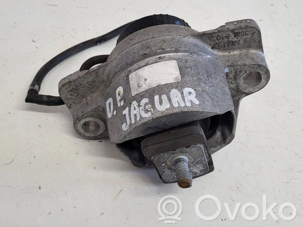 Jaguar XE Engine mount bracket 
