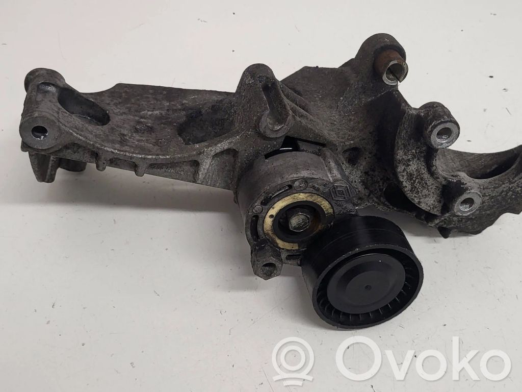 Engine mounting bracket   8200473400