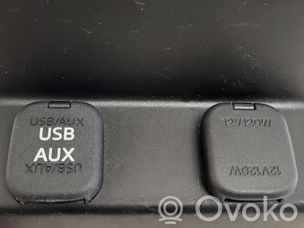 Mazda 6 USB-pistokeliitin 