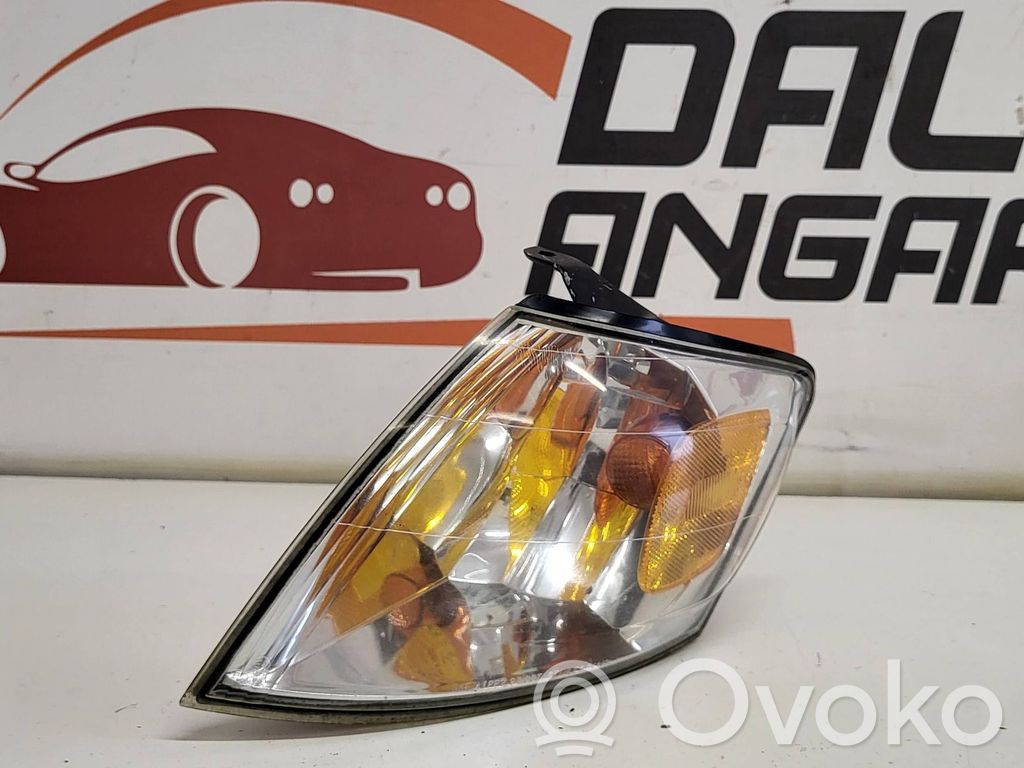 Mazda MPV II LW Front indicator light 