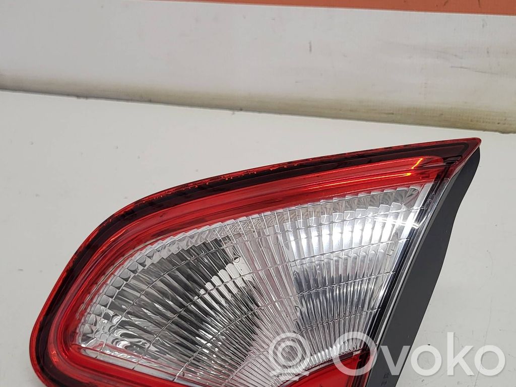 Nissan Qashqai Lampy tylnej klapy bagażnika 