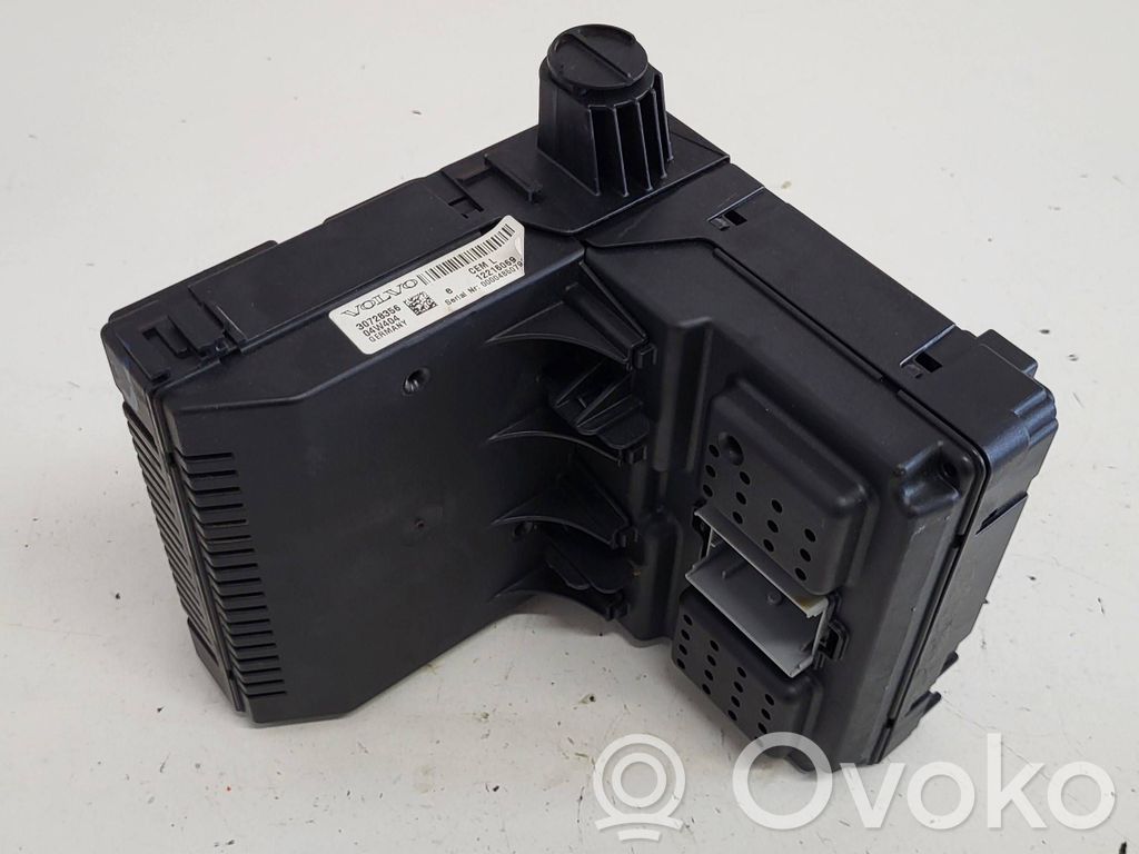 Volvo V70 Fuse module 