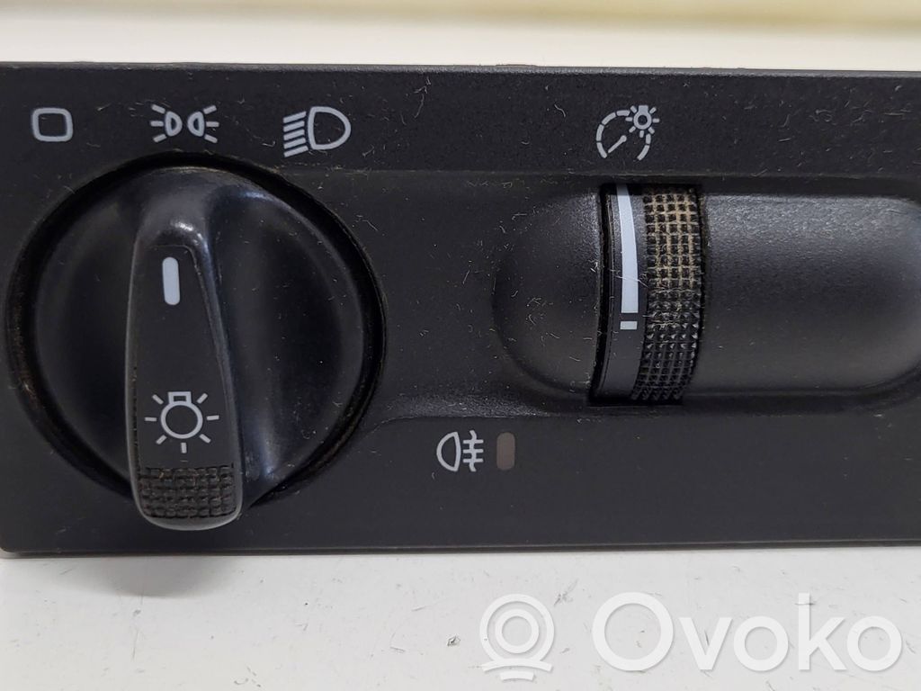 Volkswagen Golf III Przełącznik świateł 