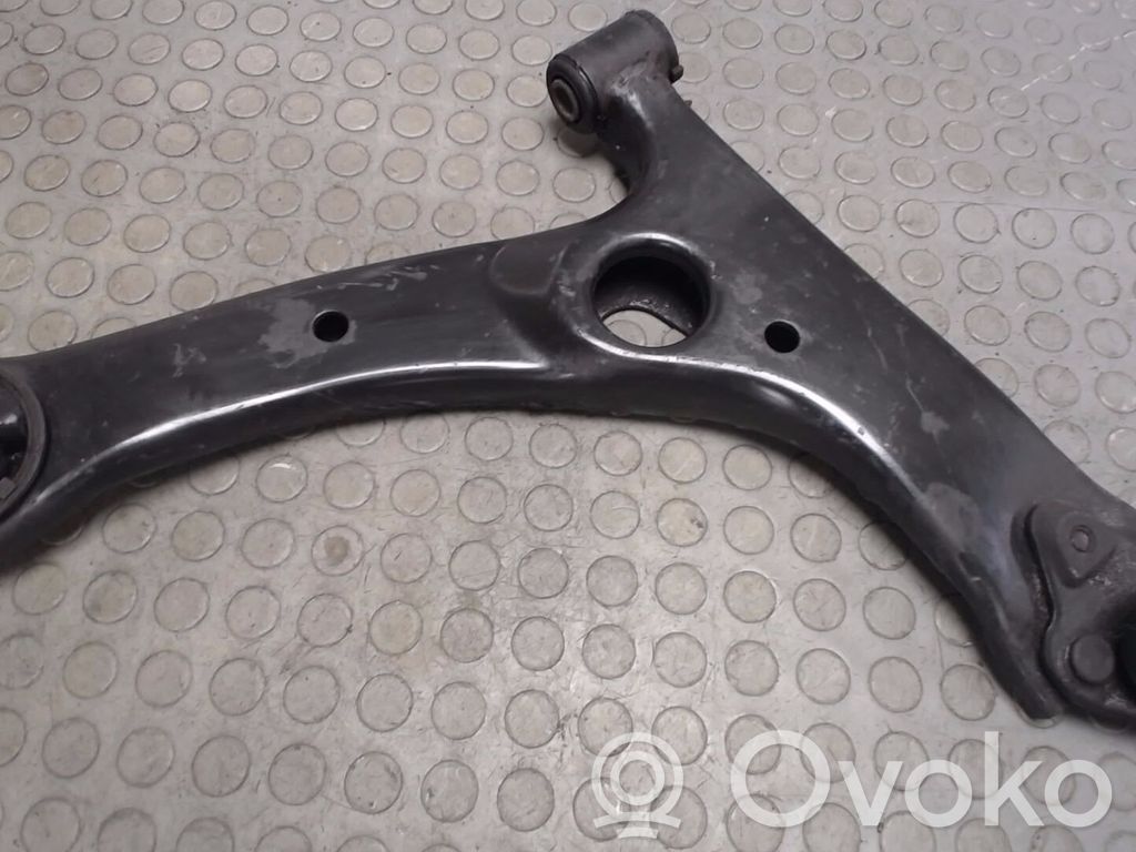 Toyota Corolla E120 E130 Dakša 
