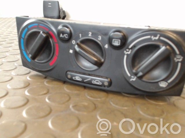 Mazda MPV II LW Climate control unit 