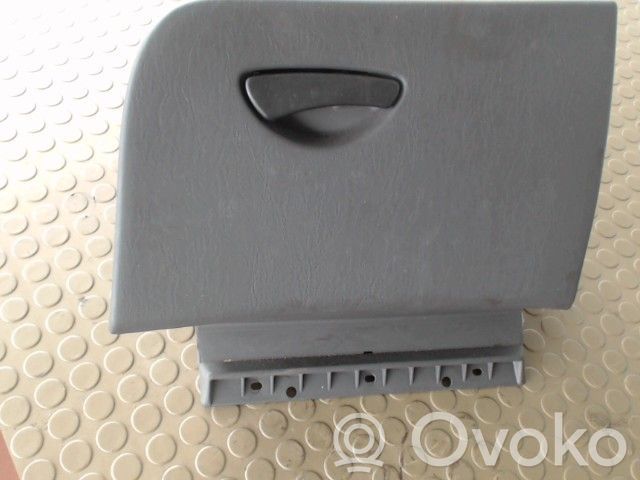Ford Focus Daiktadėžės (bordačioko) komplektas 