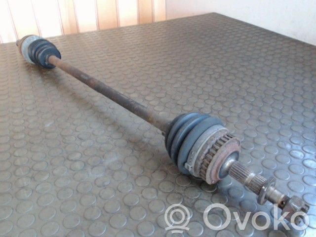 Opel Astra F Etuvetoakseli 