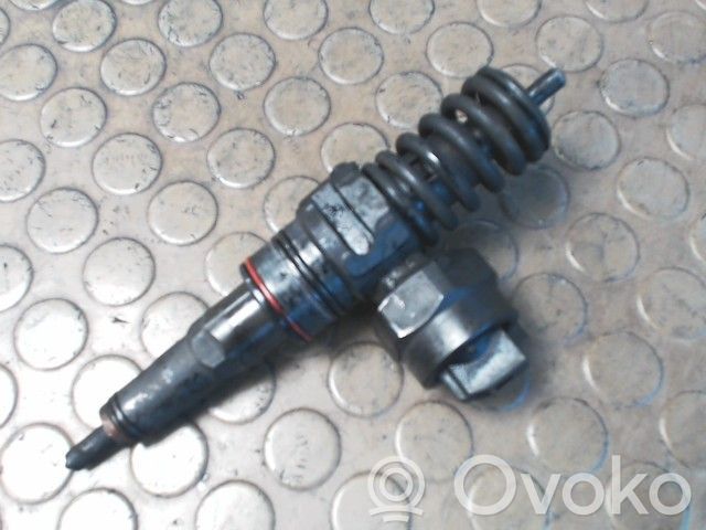 Inyector de combustible   038130073F,0414720007,045130079X