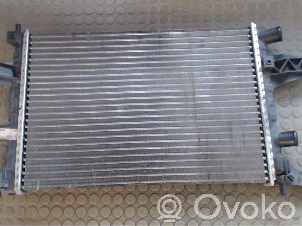 Opel Corsa C Radiateur de refroidissement 