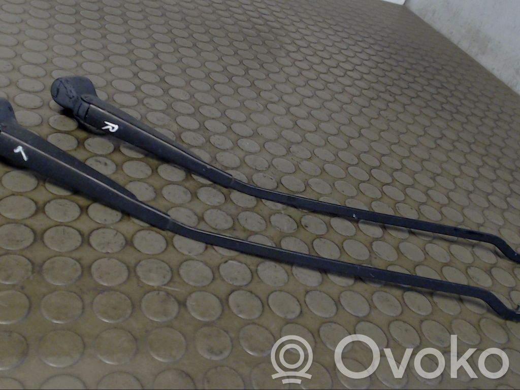 Opel Astra F Front wiper blade arm 