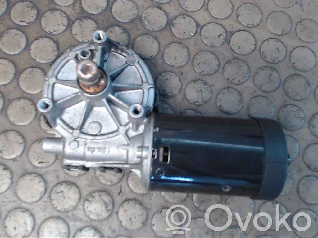 Mercedes-Benz E W210 Moteur d'essuie-glace