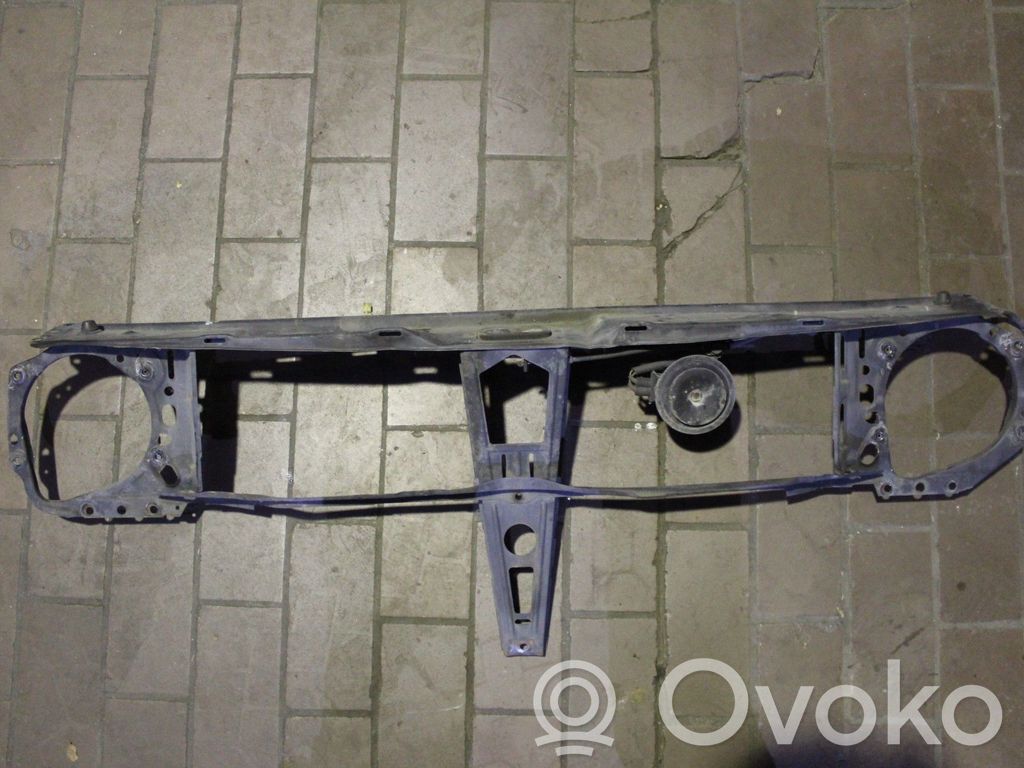 Volkswagen Golf II Panel mocowania chłodnicy / góra 