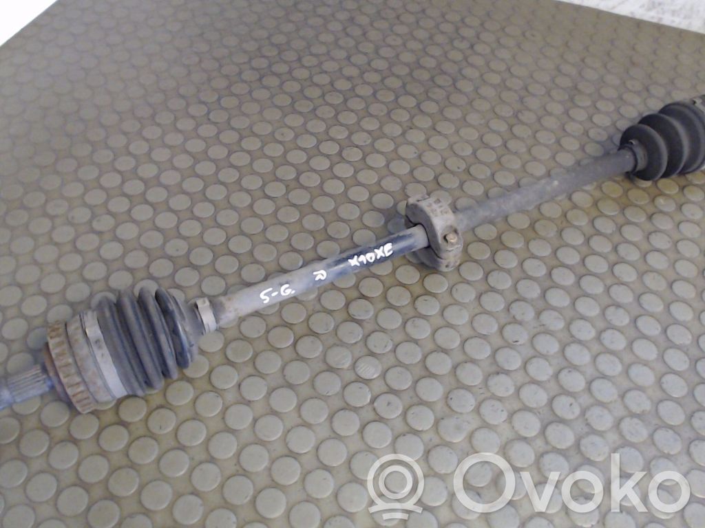 Opel Corsa B Eje de transmisión delantero 