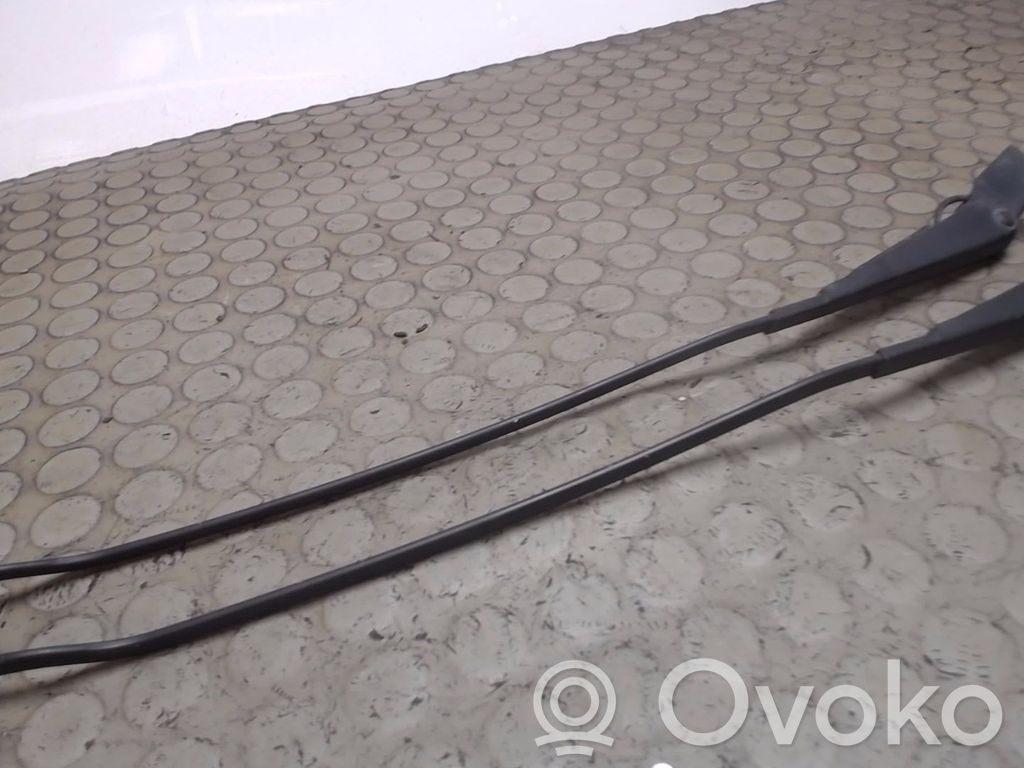 Opel Astra F Front wiper blade arm 