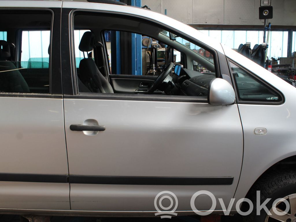 Ford Galaxy Дверь 