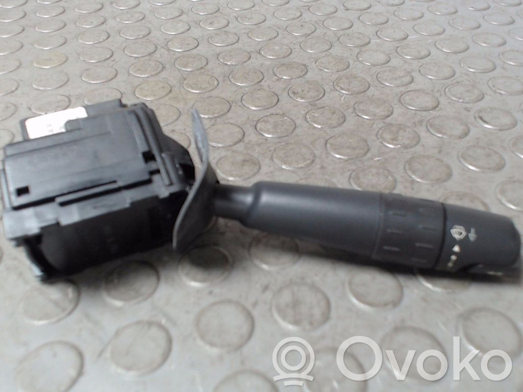 Peugeot 607 Suuntavilkun vipu 