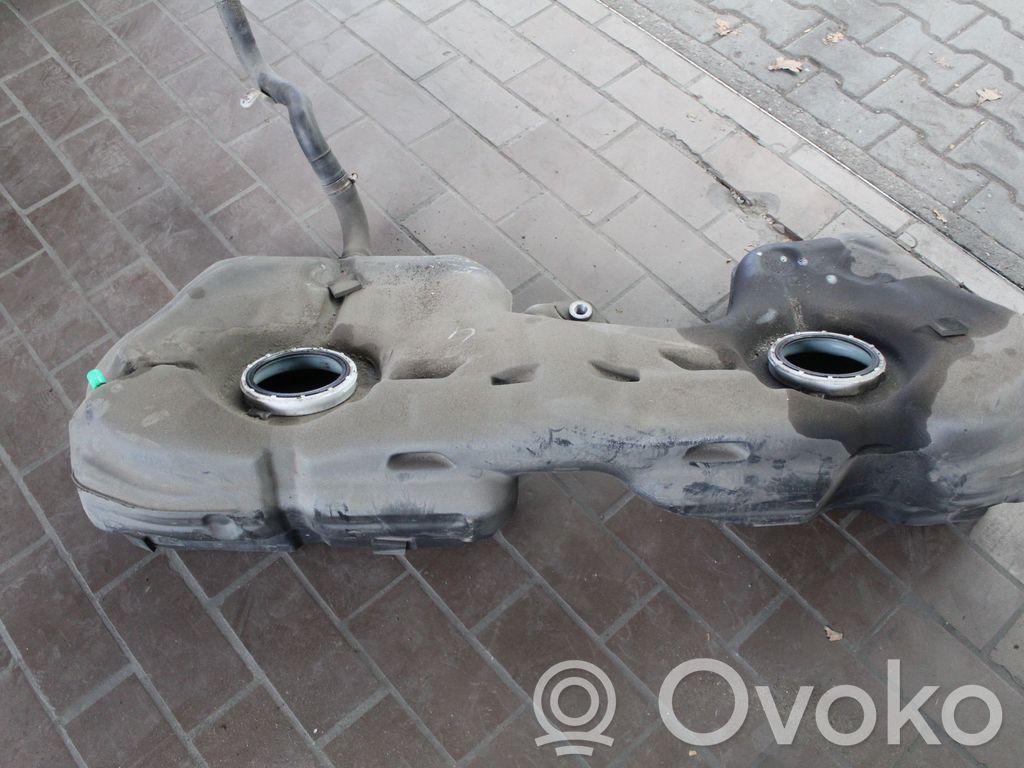 BMW 3 E90 E91 Fuel tank 