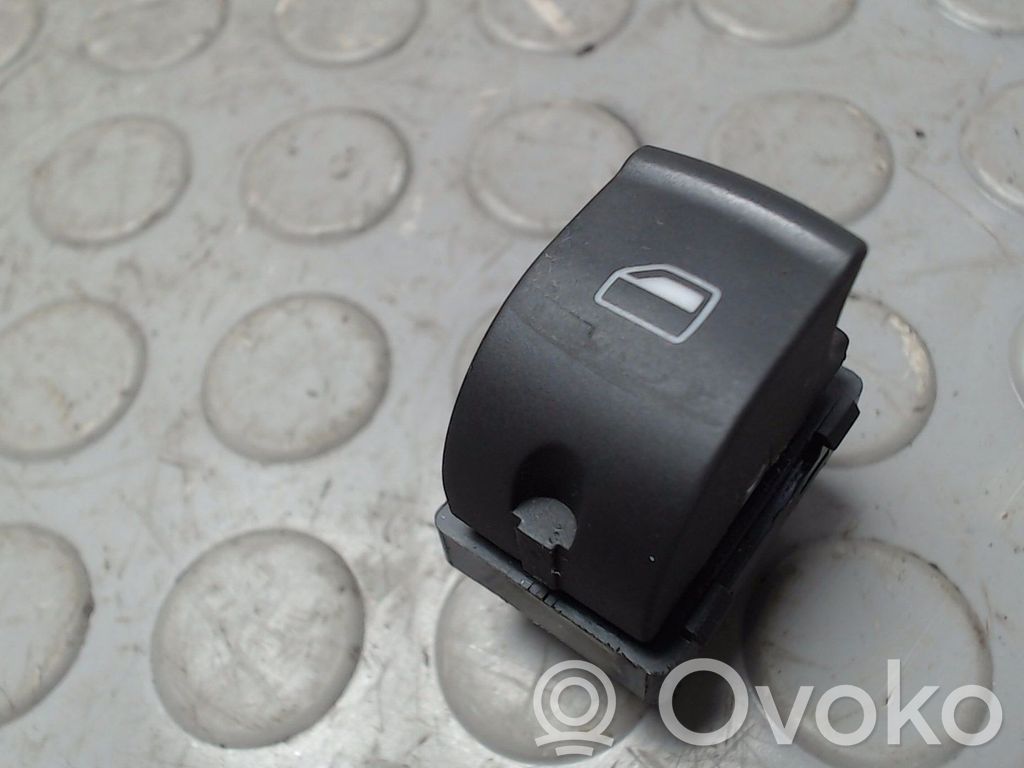 Audi A3 S3 8P Electric window control switch 