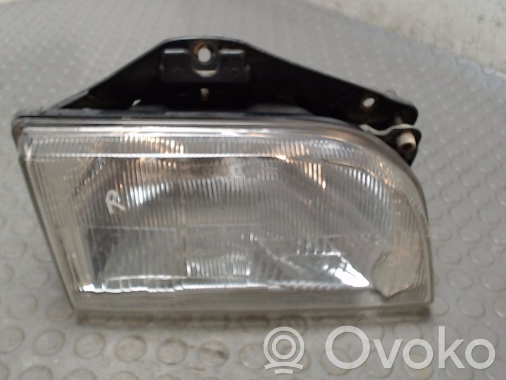 Ford Fiesta Headlight/headlamp 