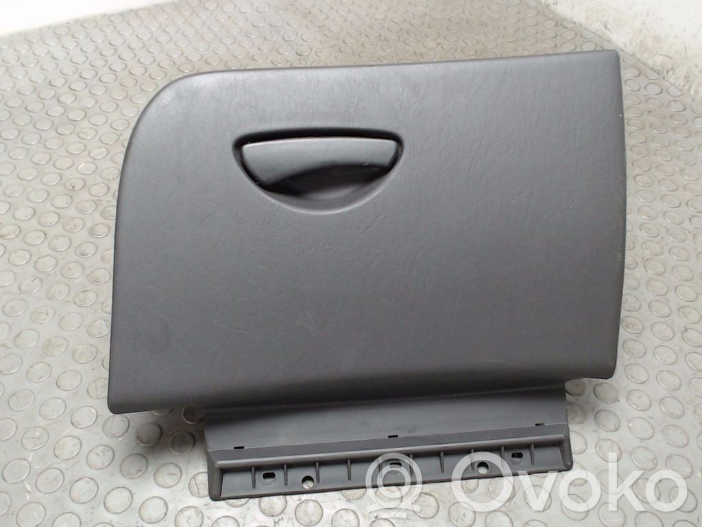 Ford Focus Daiktadėžės (bordačioko) komplektas 