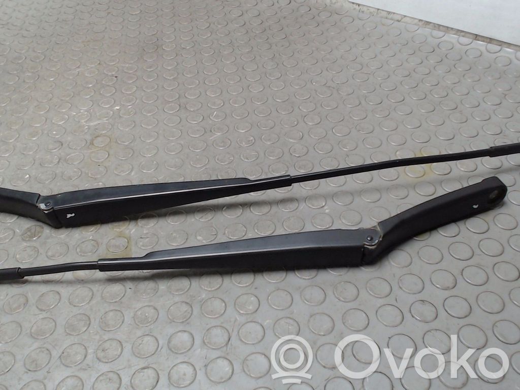 Wischerarm vorne   3C1955409C,3C1955410B,NICHTZUTREFFEND