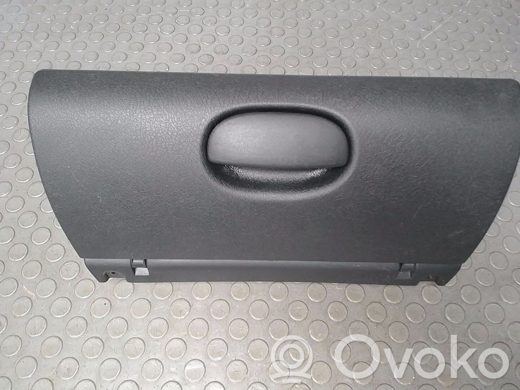 Opel Corsa B Juego guantera 