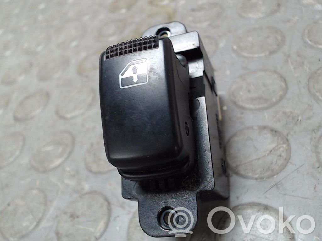 KIA Cerato Przyciski szyb 