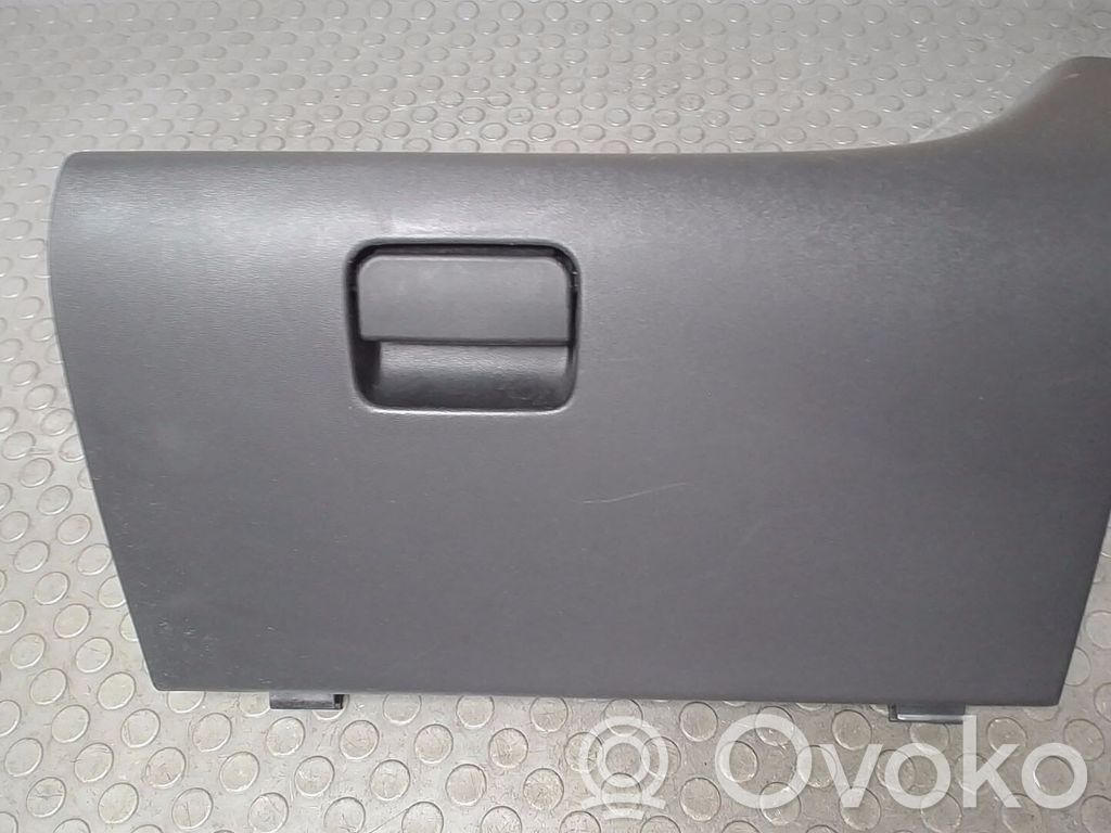 Mitsubishi Space Star Juego guantera 
