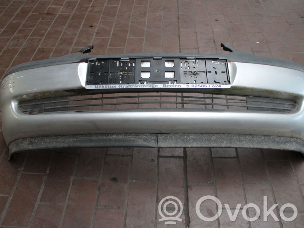 Opel Corsa B Parachoques delantero 