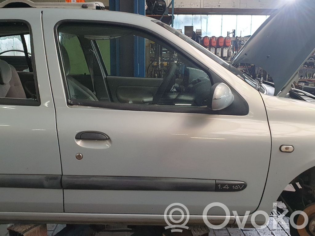 Renault Clio II Puerta delantera 