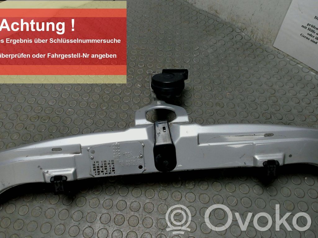 Mercedes-Benz E W210 Staffa del pannello di supporto del radiatore parte superiore 