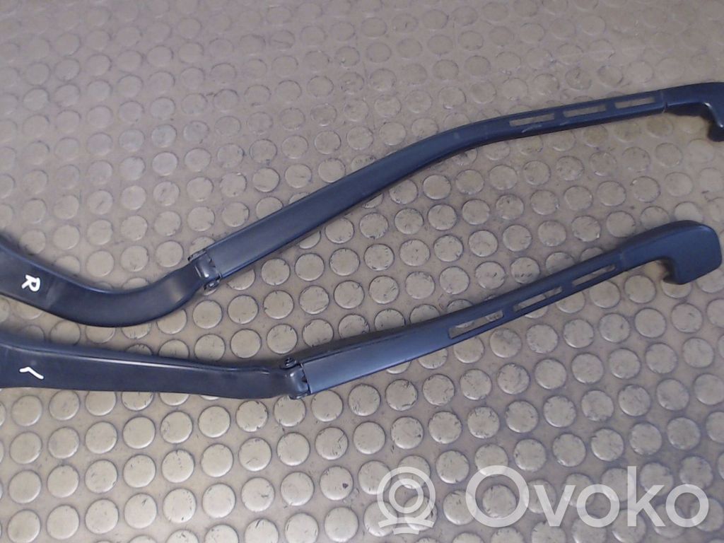 Front wiper blade arm   7171641,7171639,NICHTZUTREFFEND