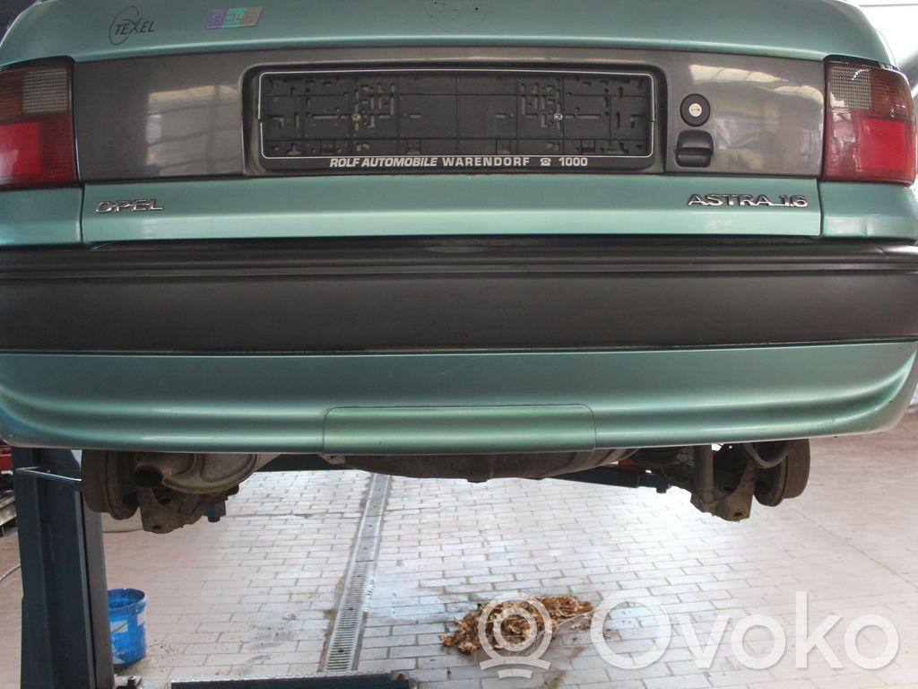 Opel Astra F Parachoques 