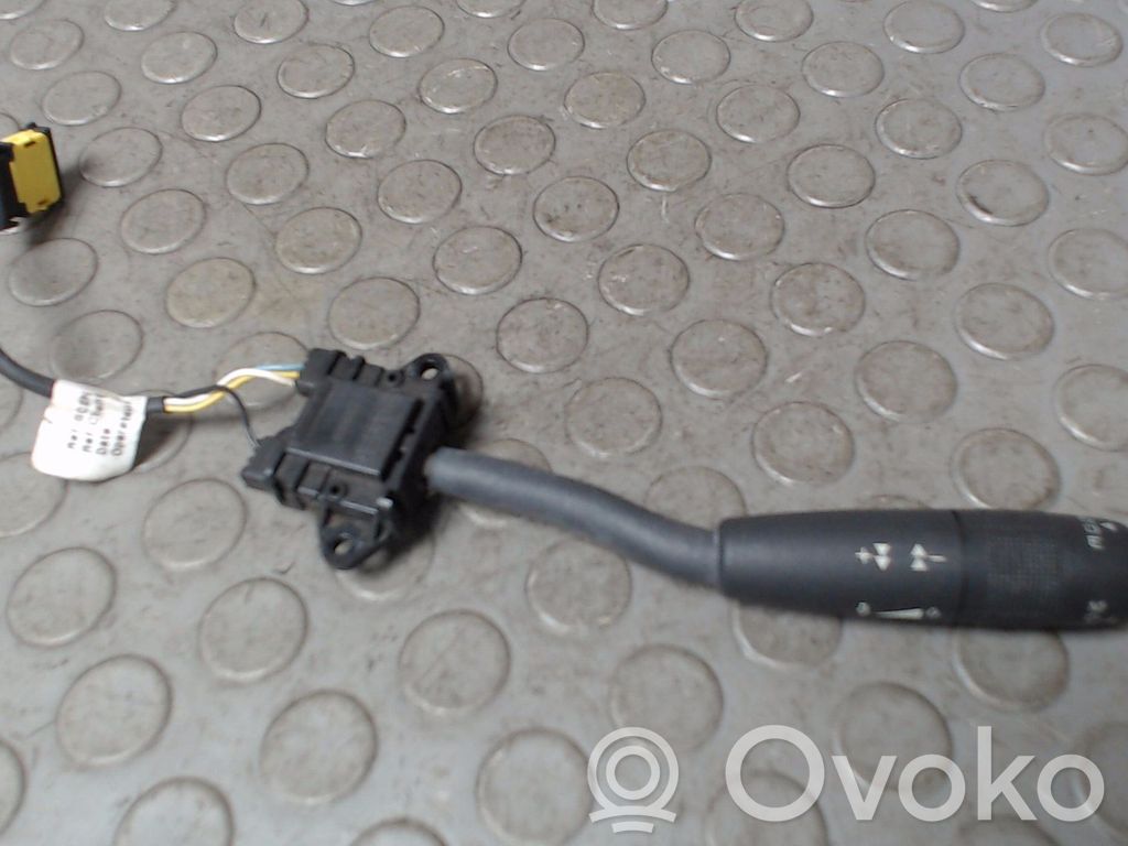 Peugeot 607 Commodo de clignotant 