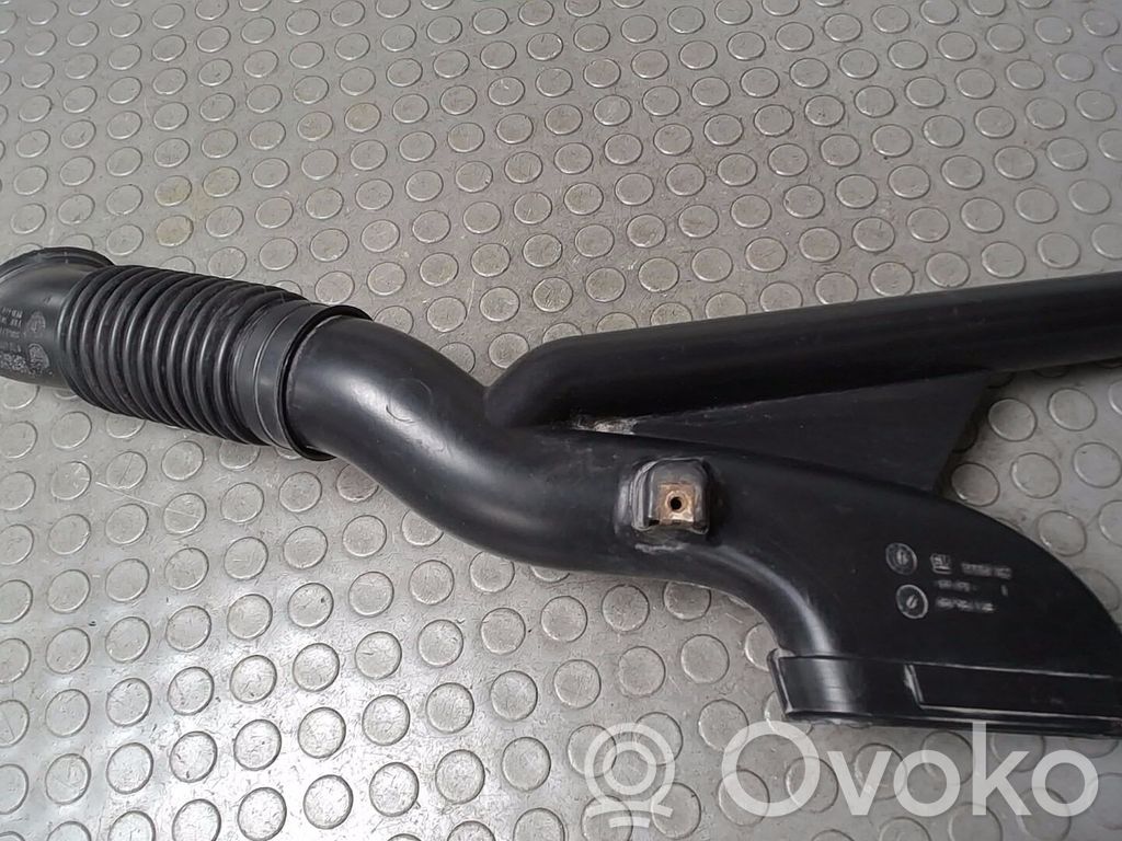 Opel Corsa D Componentă admisie aer 